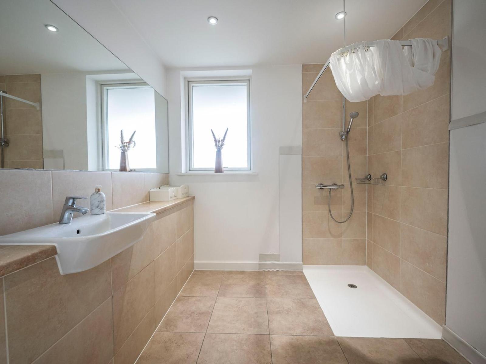 London Apartment Near Tower Bridge And Tube Pass The Keys Exterior photo