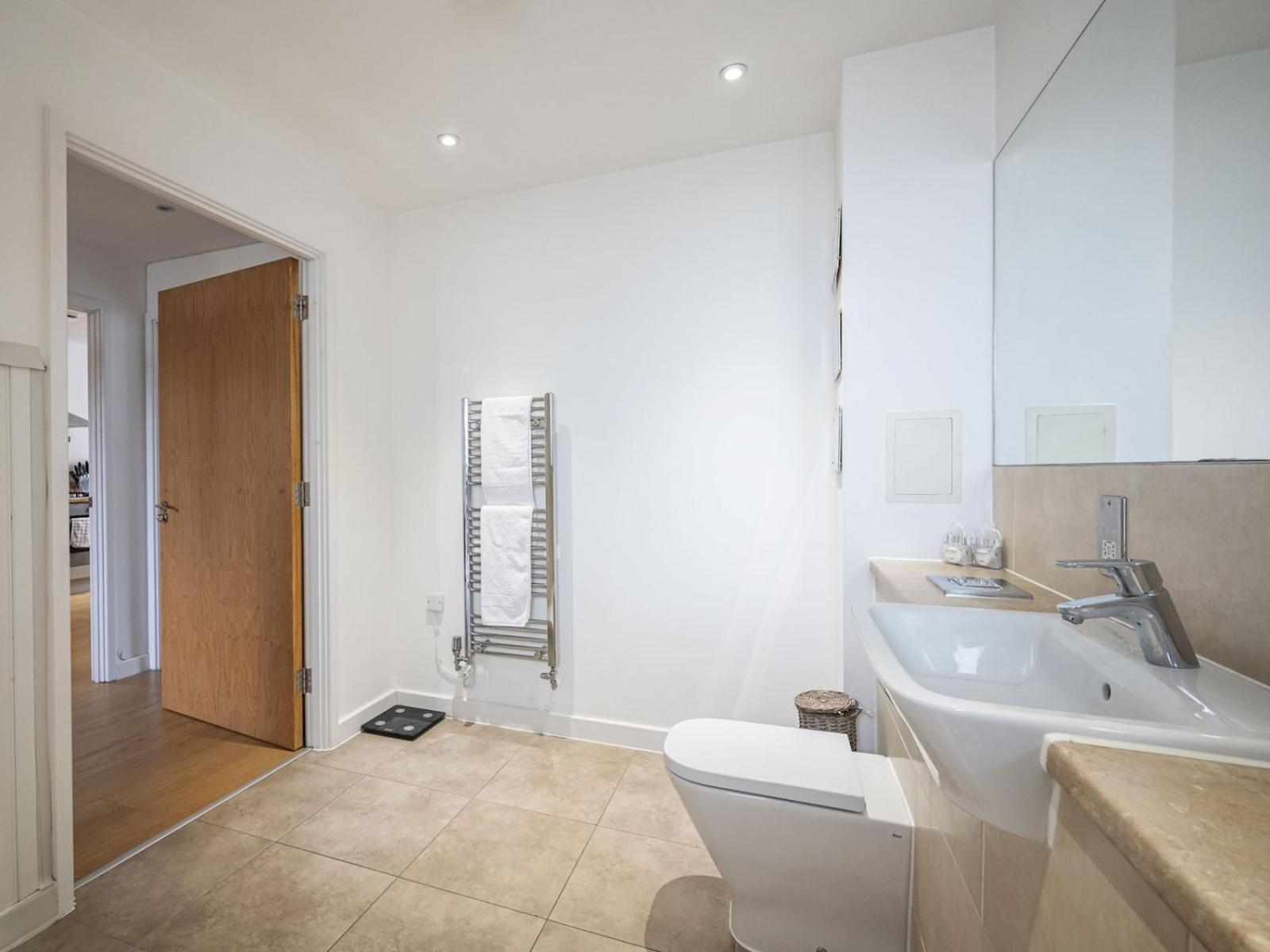 London Apartment Near Tower Bridge And Tube Pass The Keys Exterior photo